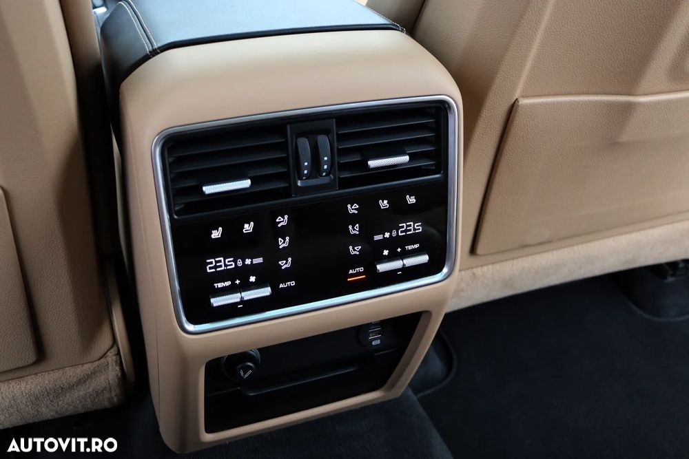 Porsche Cayenne Turbo - 26