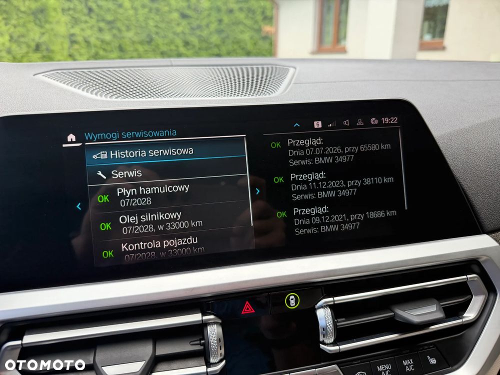 BMW Seria 3 330e Luxury Line sport - 32