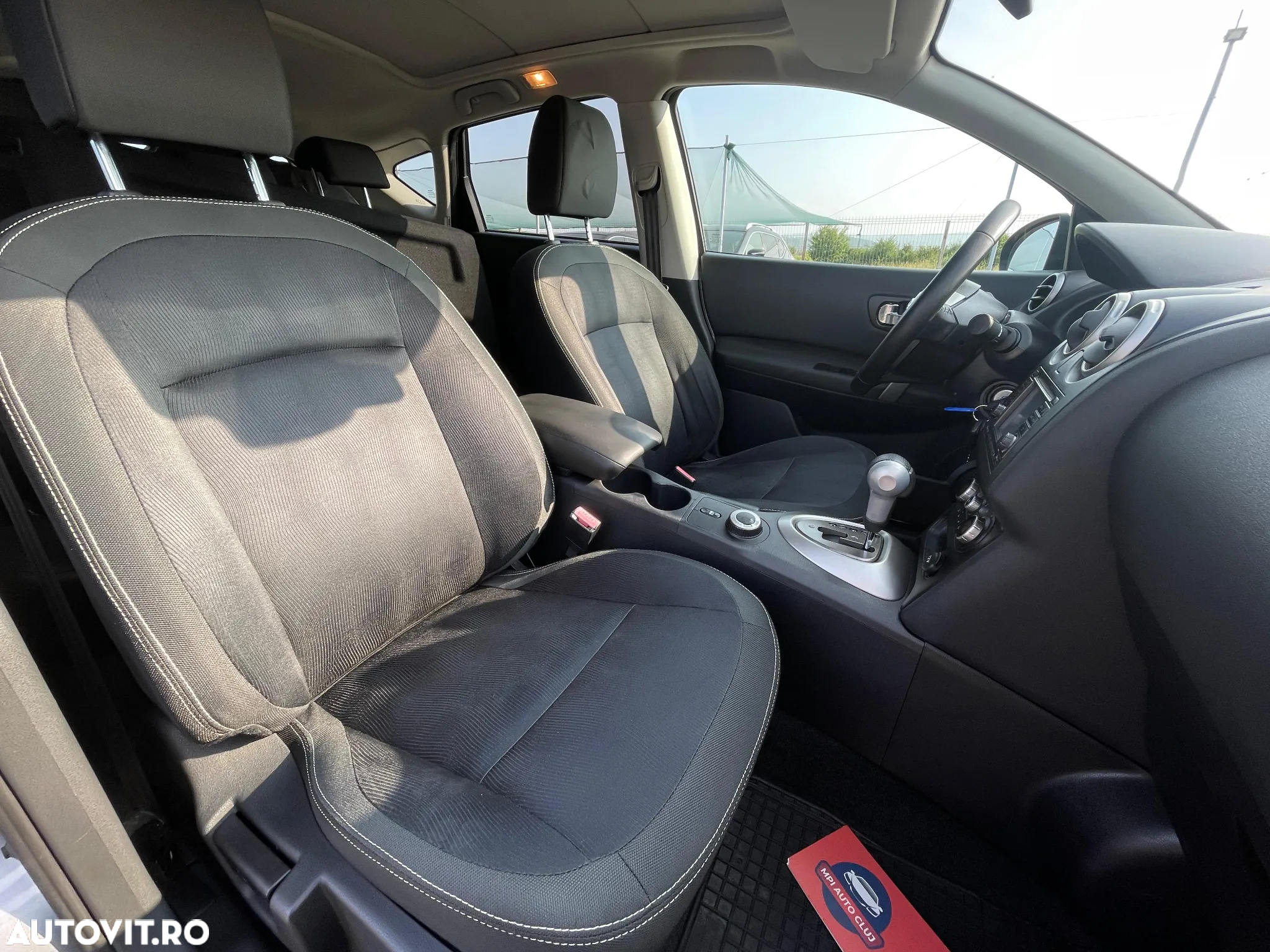 Nissan Qashqai 2.0 DCI 4 x 4 DPF Aut acenta - 23