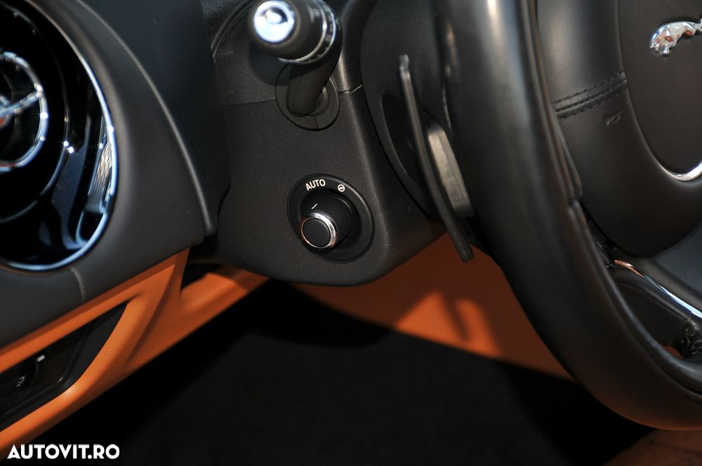 Jaguar XJ 30d LWB Portfolio - 32