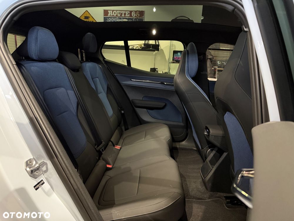 Volvo EX30 Twin Motor Performance AWD Plus - 23
