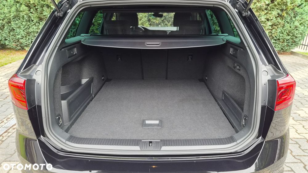 Volkswagen Passat - 24