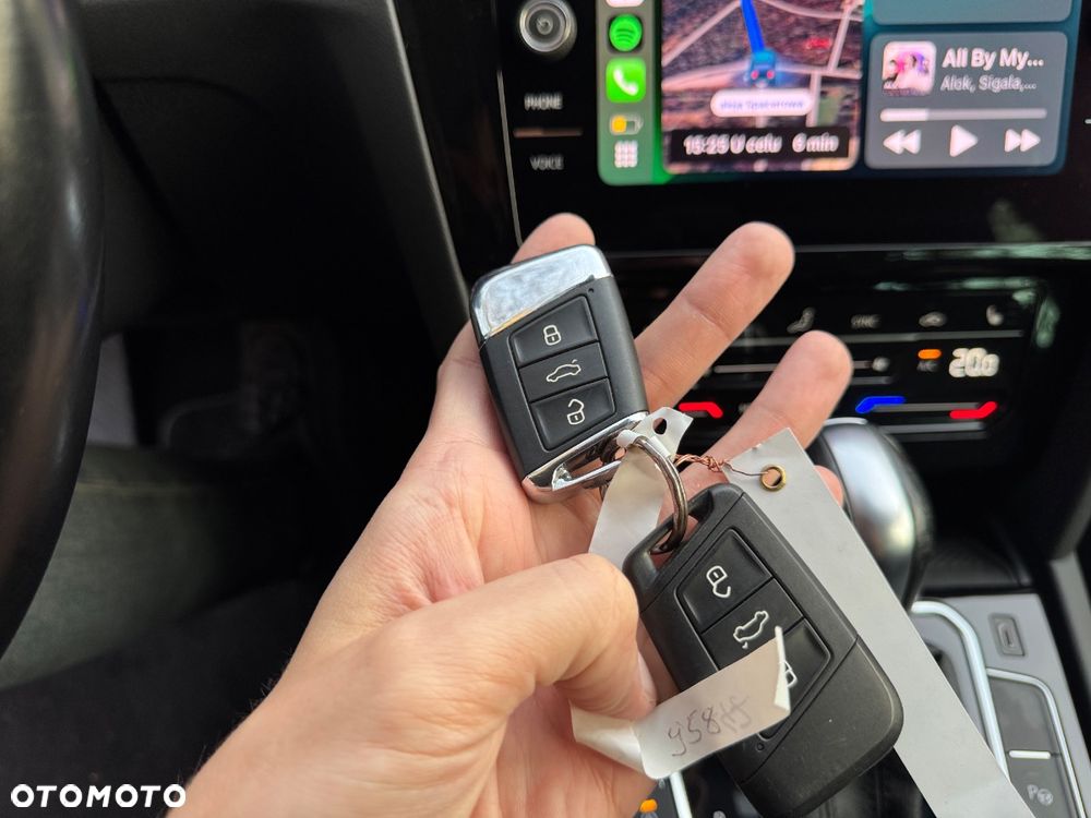 Volkswagen Passat Variant 2.0 TDI SCR DSG 4Motion Business - 34