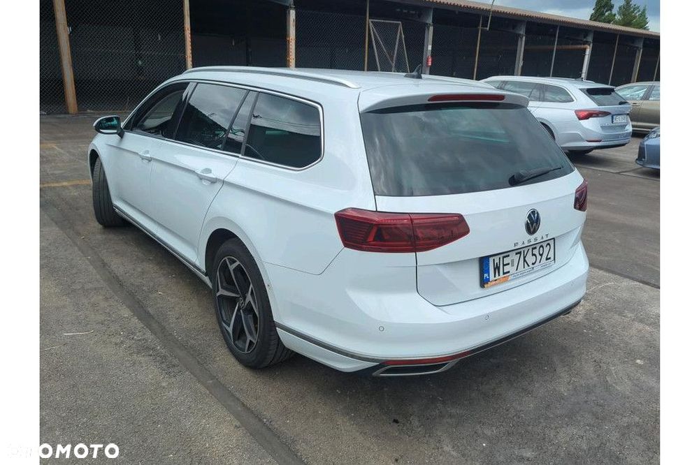 Volkswagen Passat Variant 1.5 TSI EVO Elegance DSG - 2