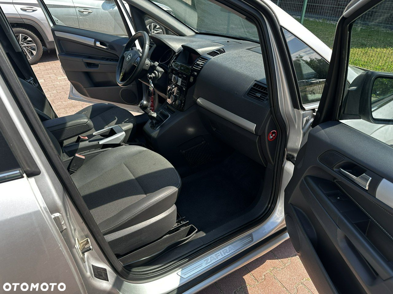 Opel Zafira 1.9 CDTI First Edition - 4