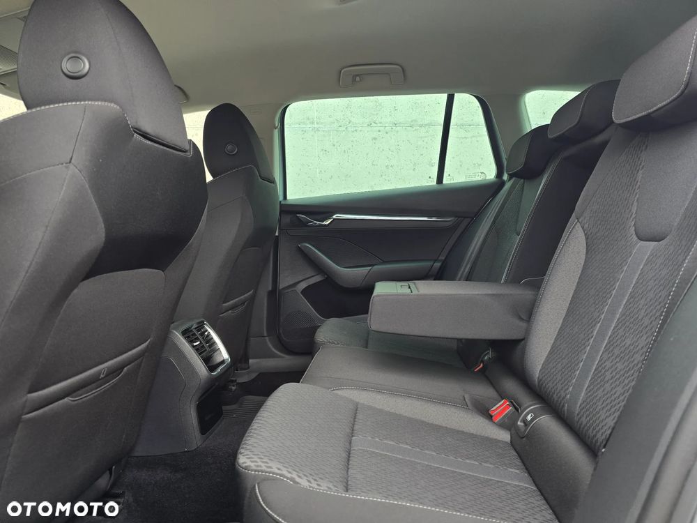 Skoda Octavia 2.0 TDI 4x4 Style DSG - 26
