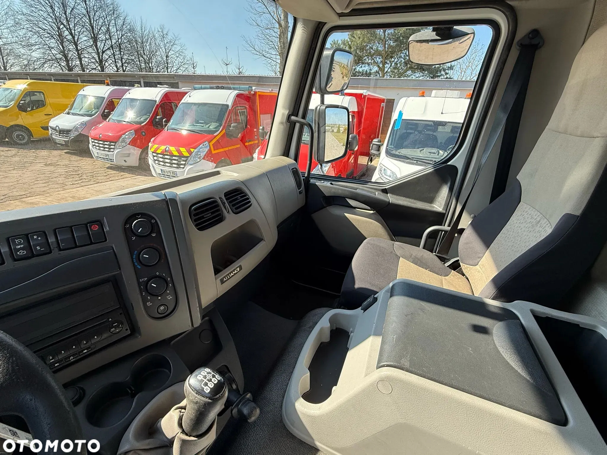 Renault Midlum 220 DXI - 11