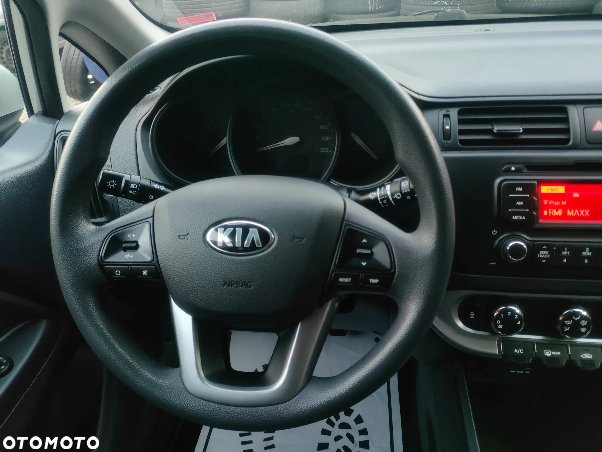 Kia Rio 1.2 Attract - 31