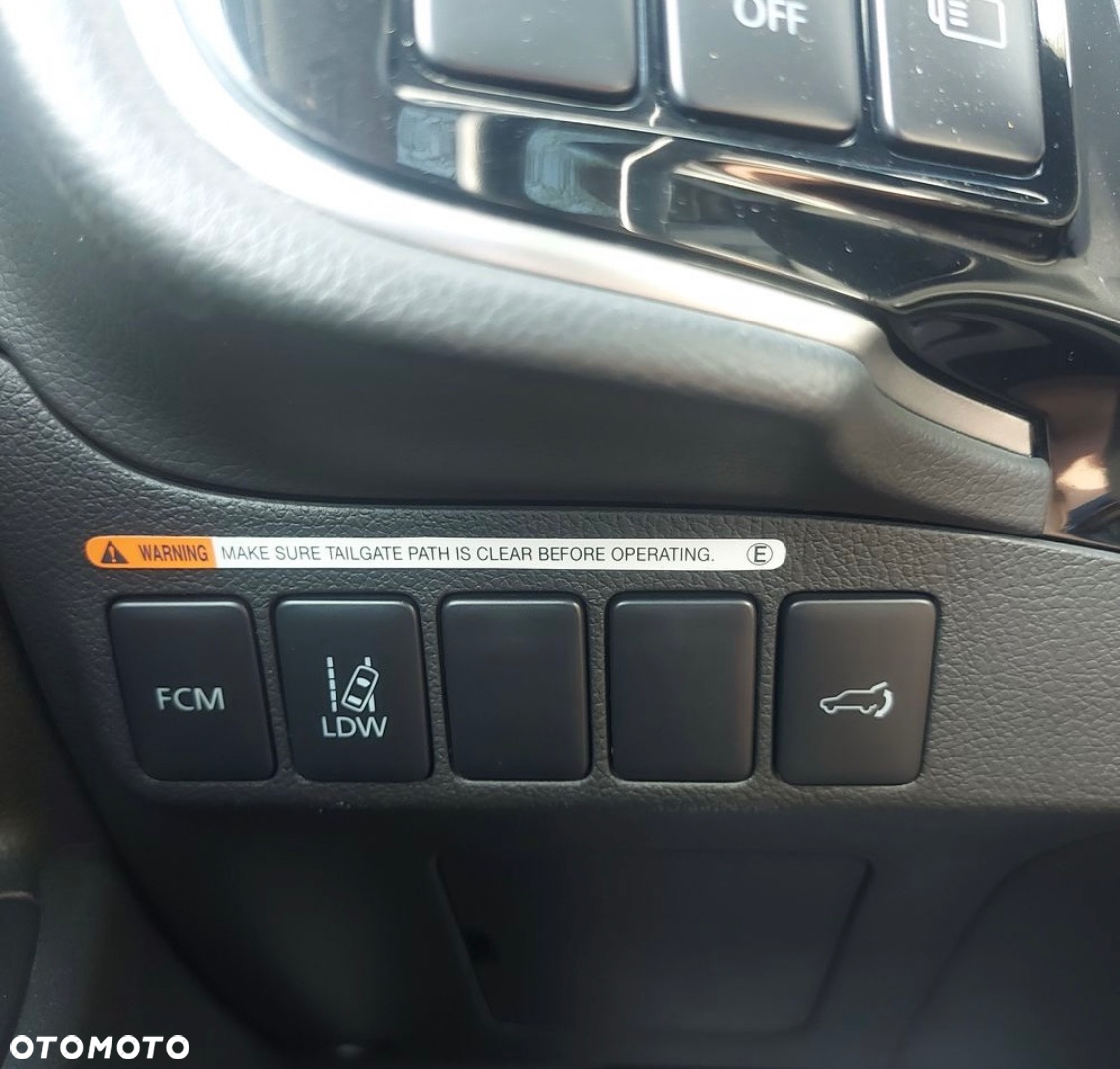 Mitsubishi Outlander 2.2 DI-D 4WD Automatik Diamant Edition - 30