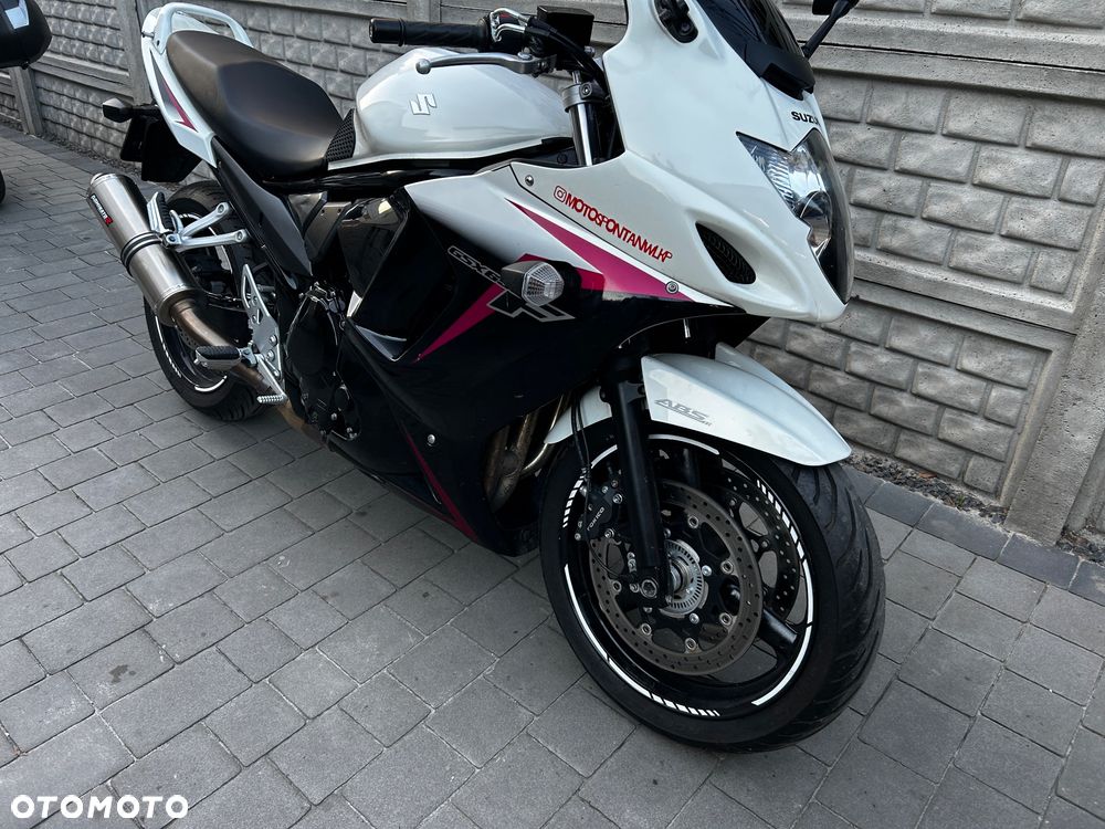 Suzuki GSX - 8