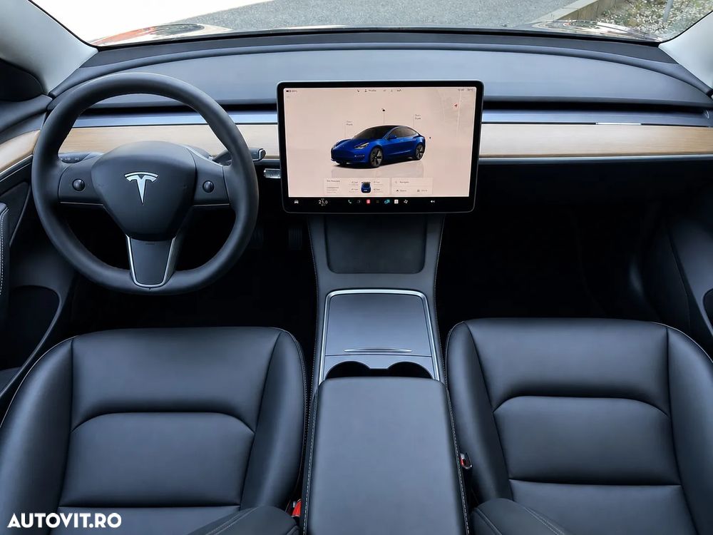 Tesla Model 3 - 5