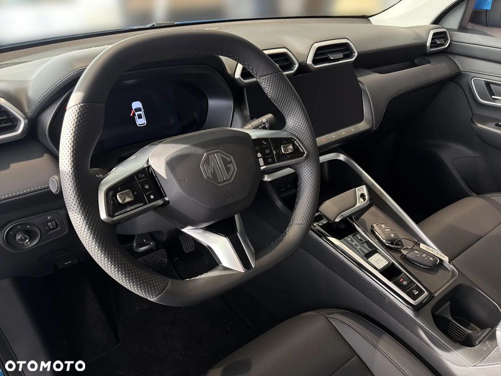 MG ZS Hybrid+ - 10
