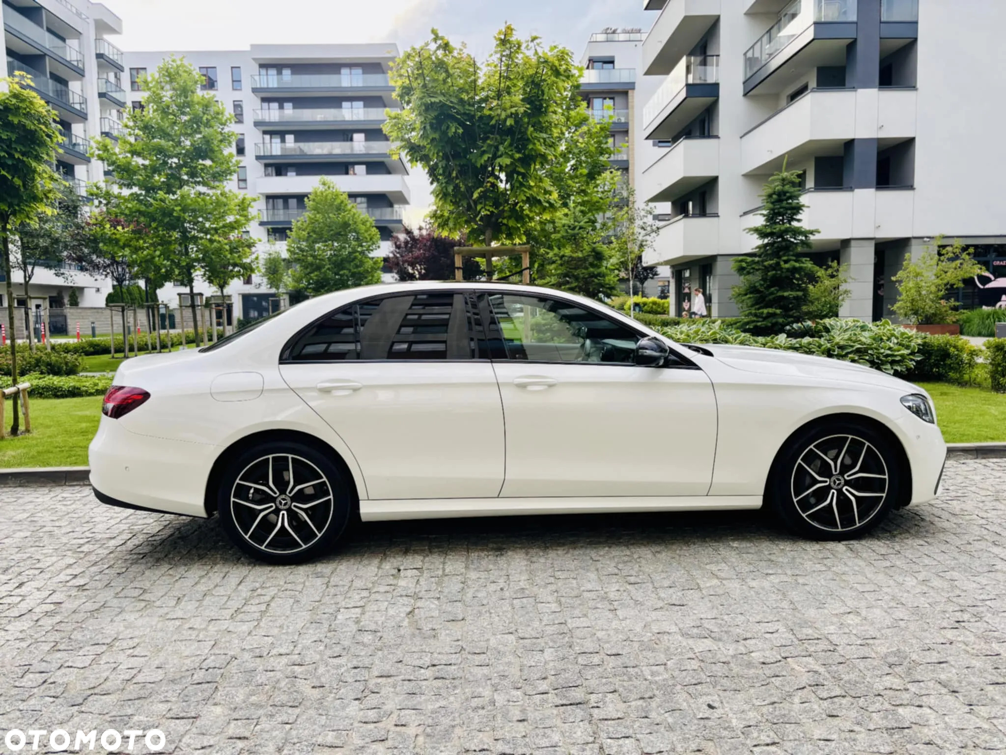 Mercedes-Benz Klasa E 220 d Coupe 4-Matic AMG - 9