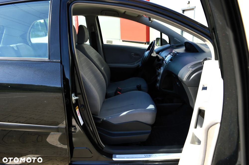 Toyota Yaris 1.3 Luna - 11