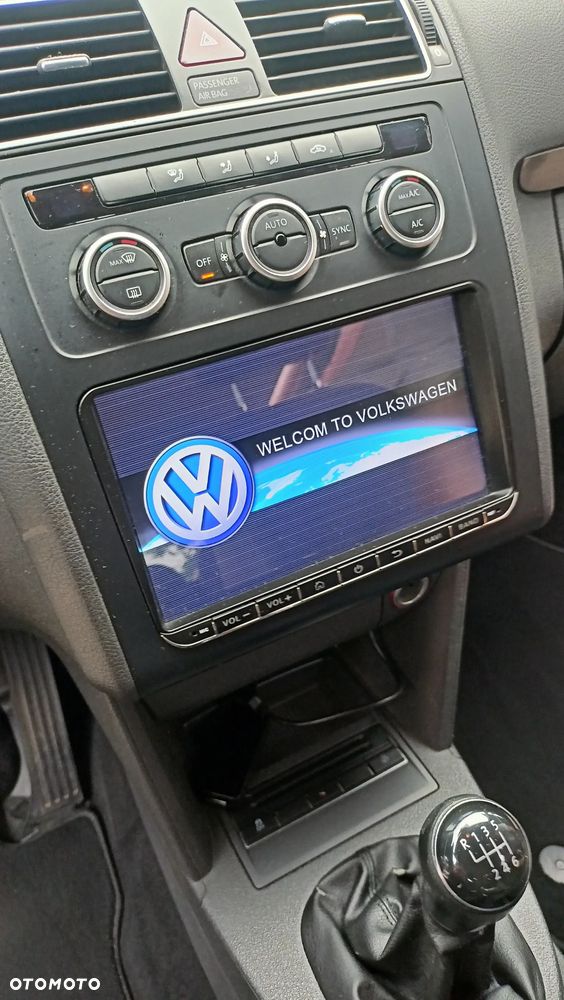 Volkswagen Touran 1.6 TDI DPF BlueMot Comfortline - 16
