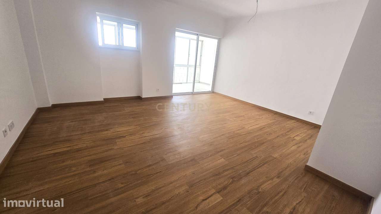 Apartamento T3 Totalmente Remodelado para Arrendamento | Bairro do Lic - Grande imagem: 5/29