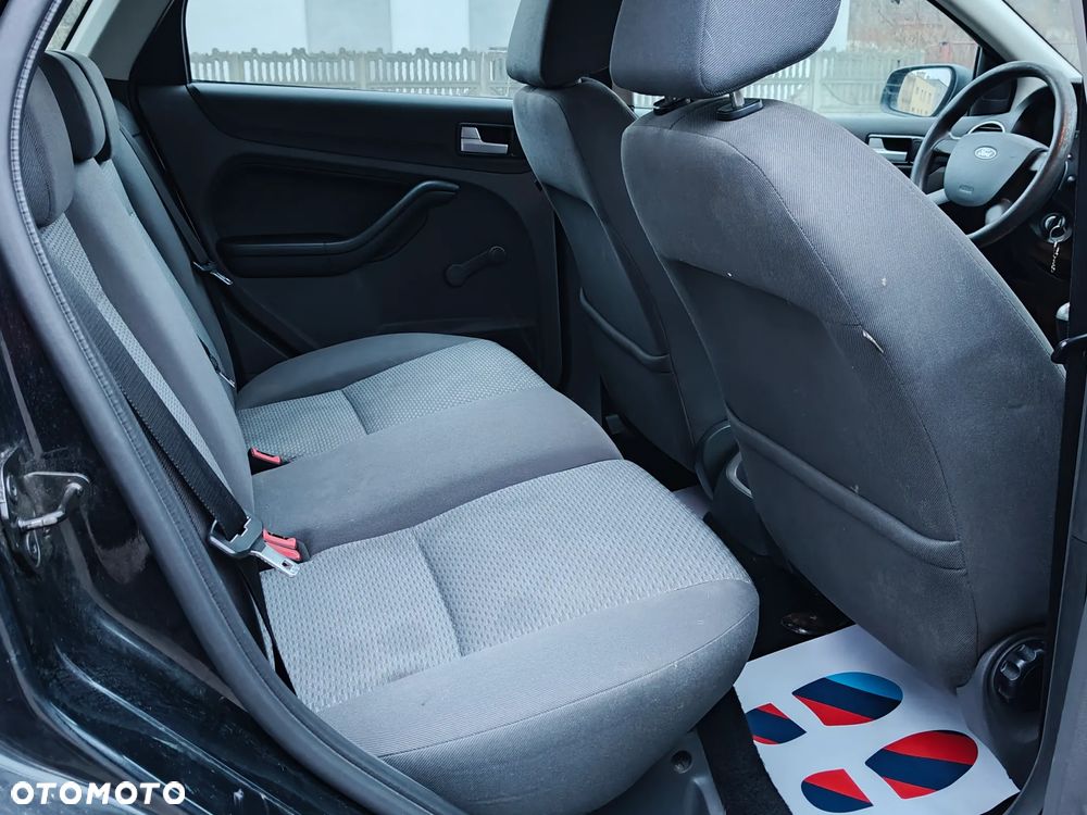 Ford Focus 1.8 TDCi Ambiente - 8