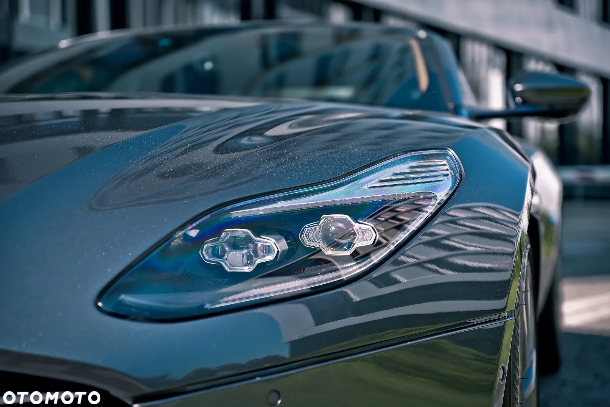 Aston Martin DB11 V8 Volante - 10