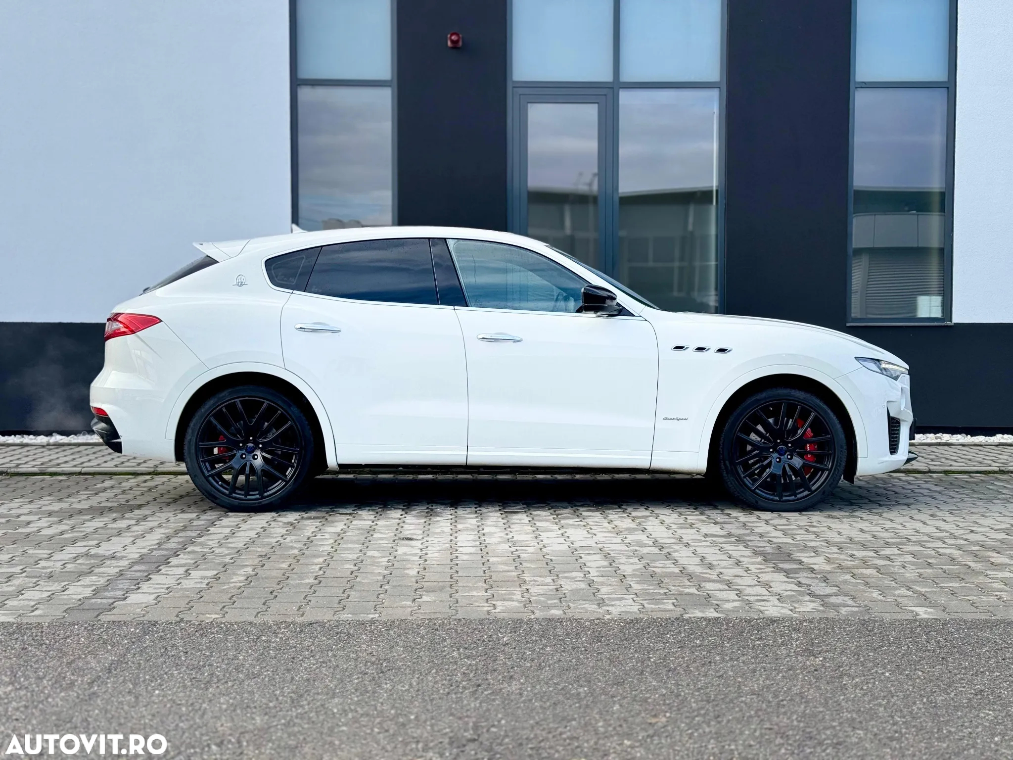 Maserati Levante S Q4 GranSport - 14