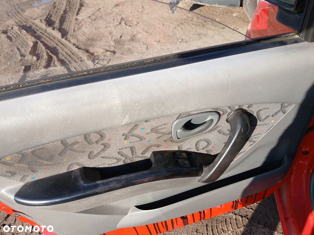 HYUNDAI ATOS PRIME TR fotel fotele kanapa deska kokpit podsufitka boczek boczki klamka - 3