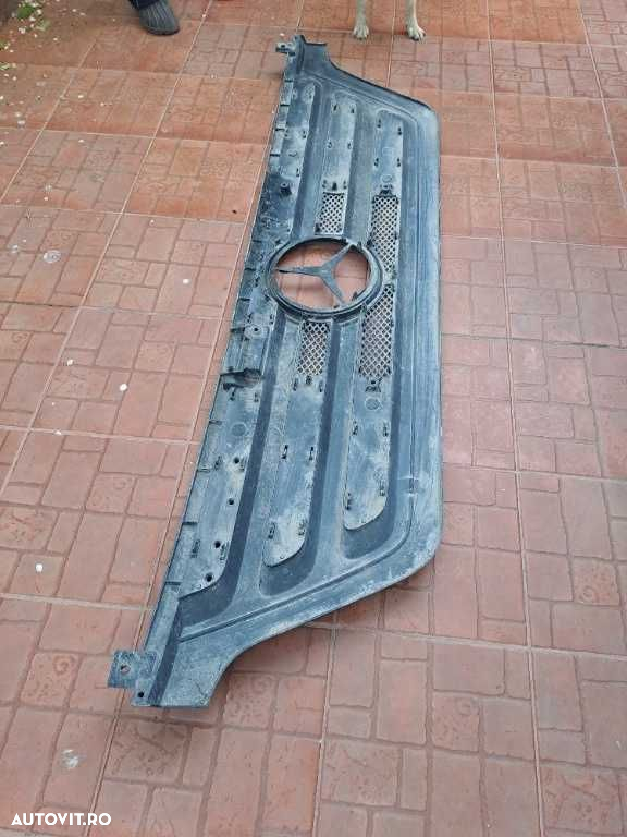 Grila radiator Mercedes Axor originala - 4