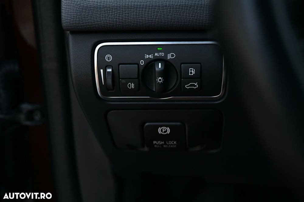 Volvo XC 60 D5 AWD Geartronic Summum - 30