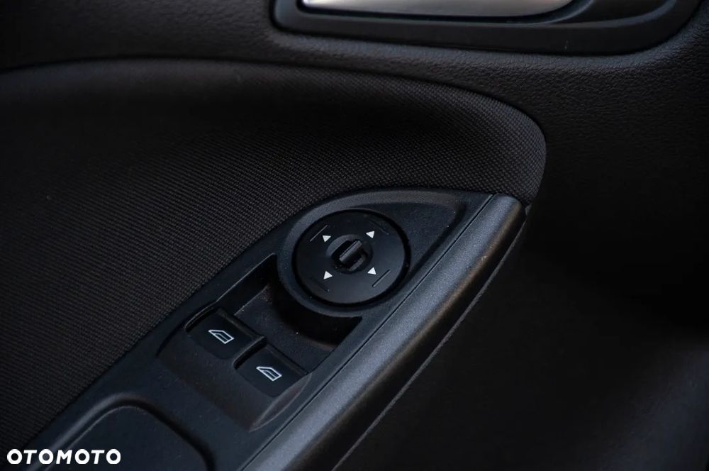 Ford Focus - 30