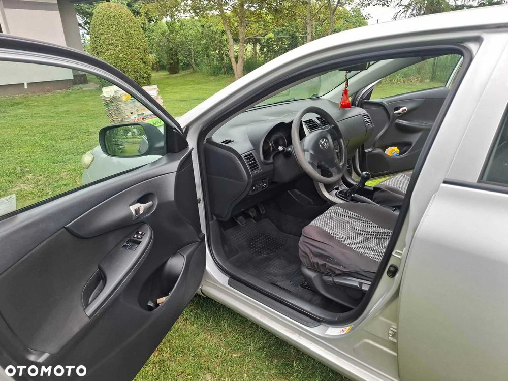 Toyota Corolla - 6