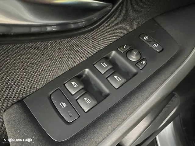 Volvo V40 2.0 D2 Momentum - 21