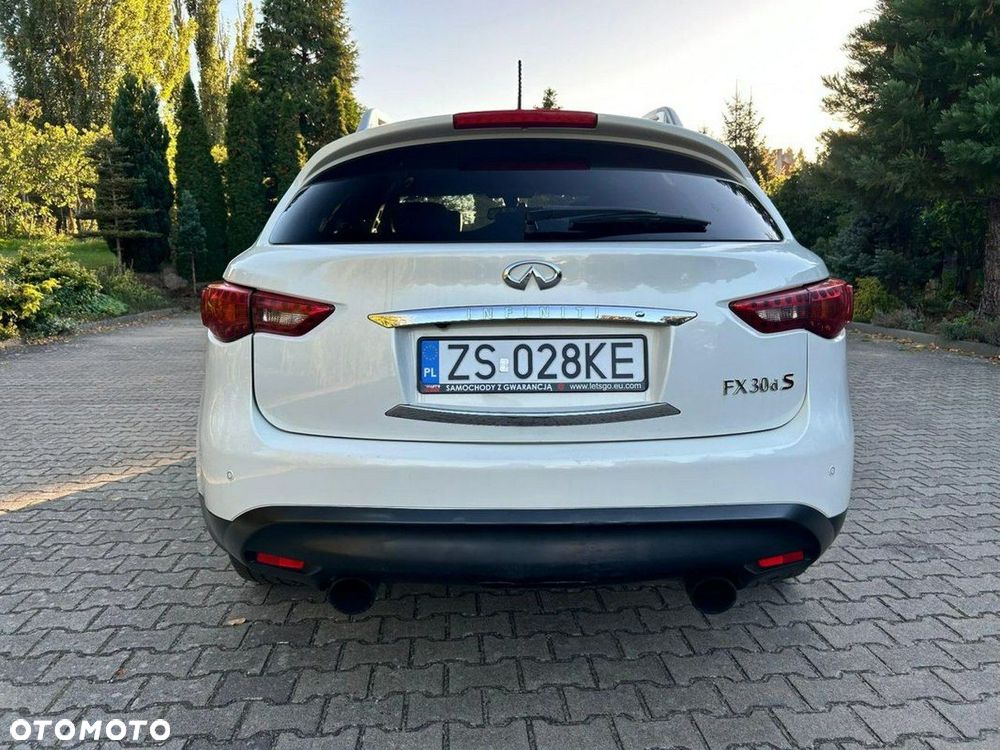 Infiniti FX - 10
