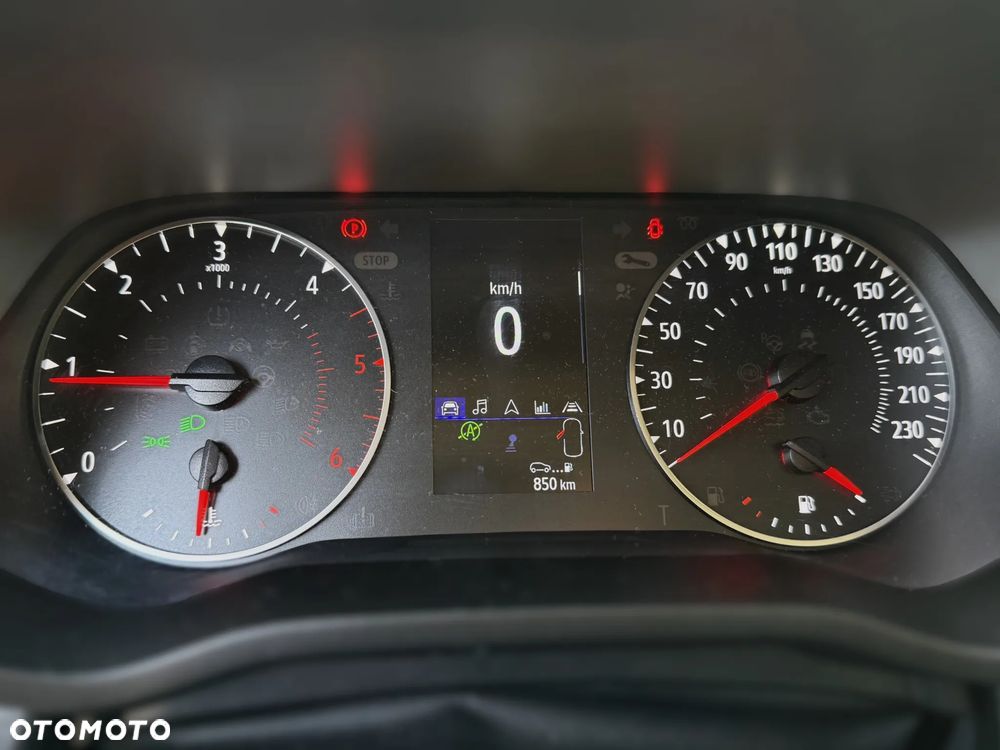 Renault Trafic 2.0 dCi - 13