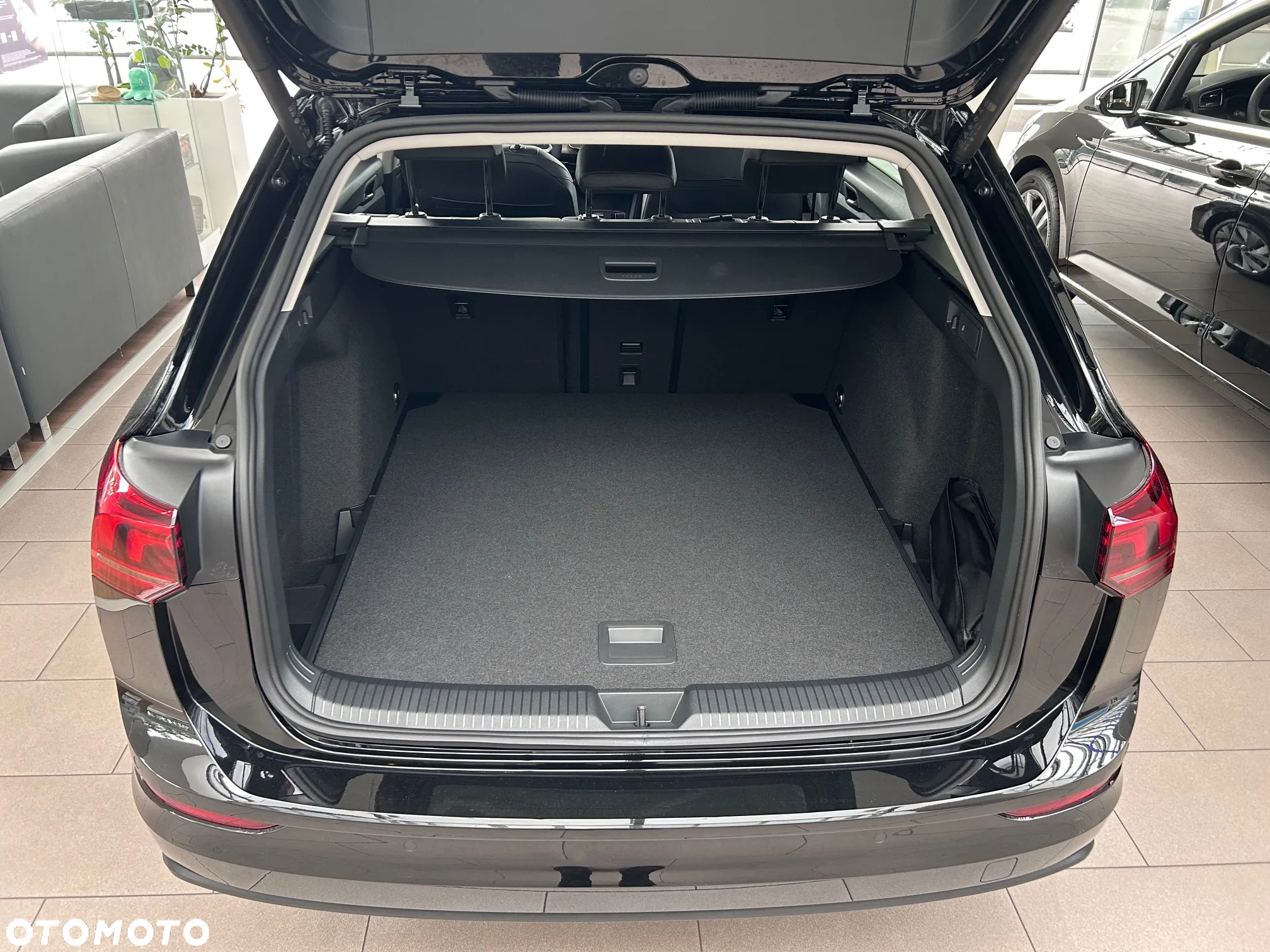 Volkswagen Golf VIII 2.0 TDI Life Plus DSG - 8