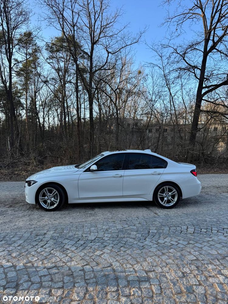 BMW Seria 3 330i xDrive M Sport - 3