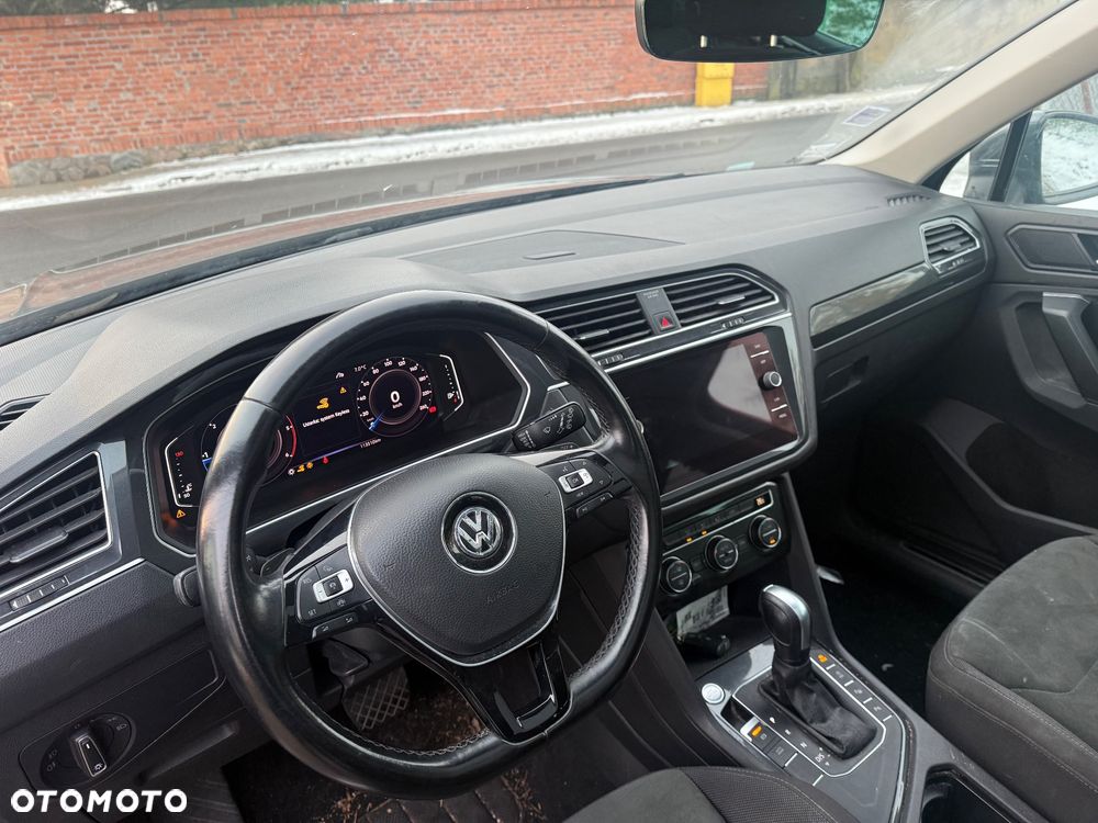 Volkswagen Tiguan 2.0 TDI SCR DSG R-Line - 9