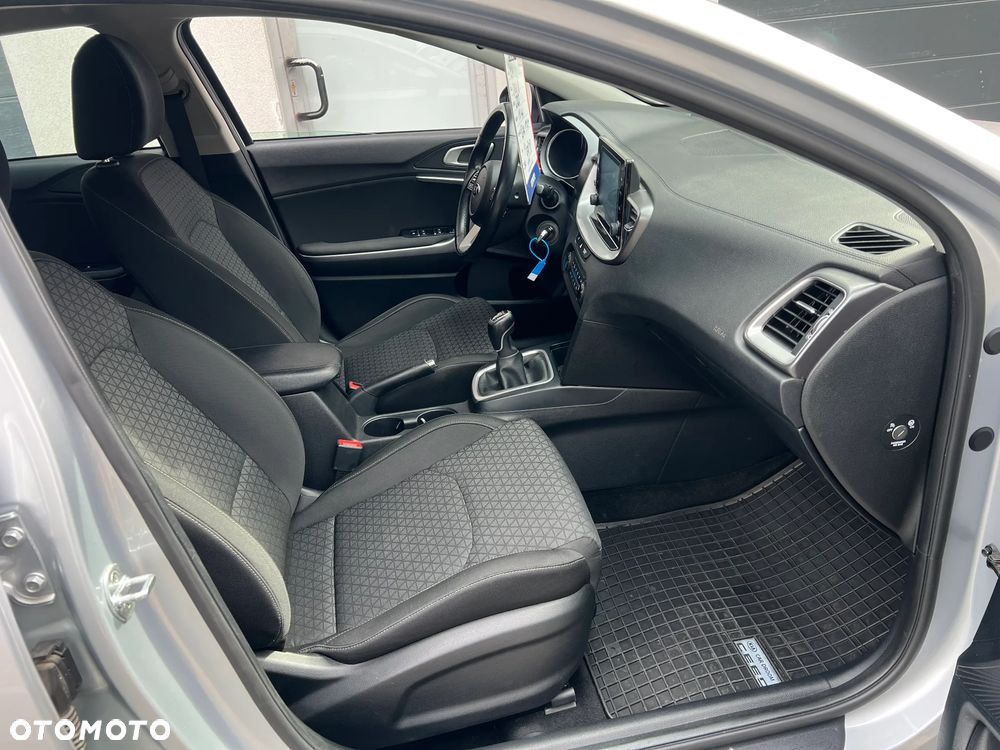 Kia Ceed 1.6 CRDi SCR L - 16