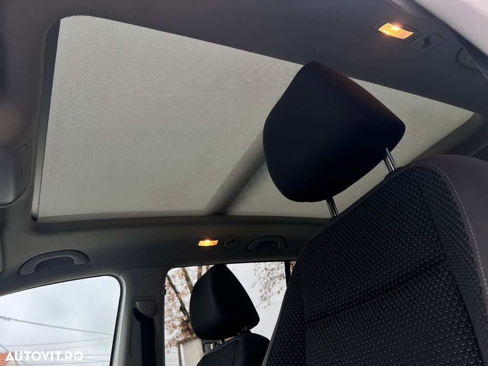 Volkswagen Touran 2.0 TDI Comfortline - 20