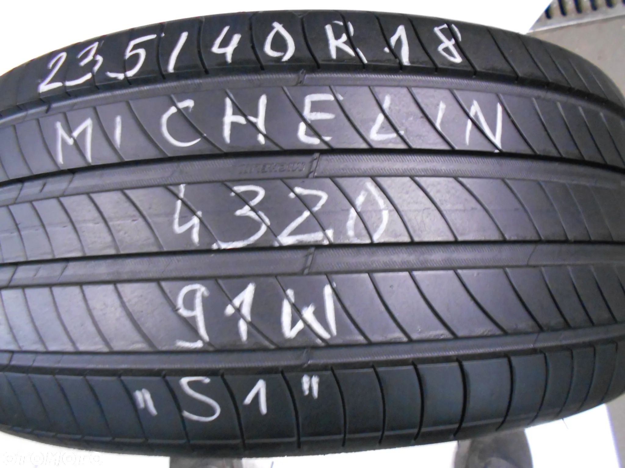 OPONA POJEDYNKA 235/40R18 MICHELIN PRIMACY 4 S1 DOT 4320 7.7MM - 1