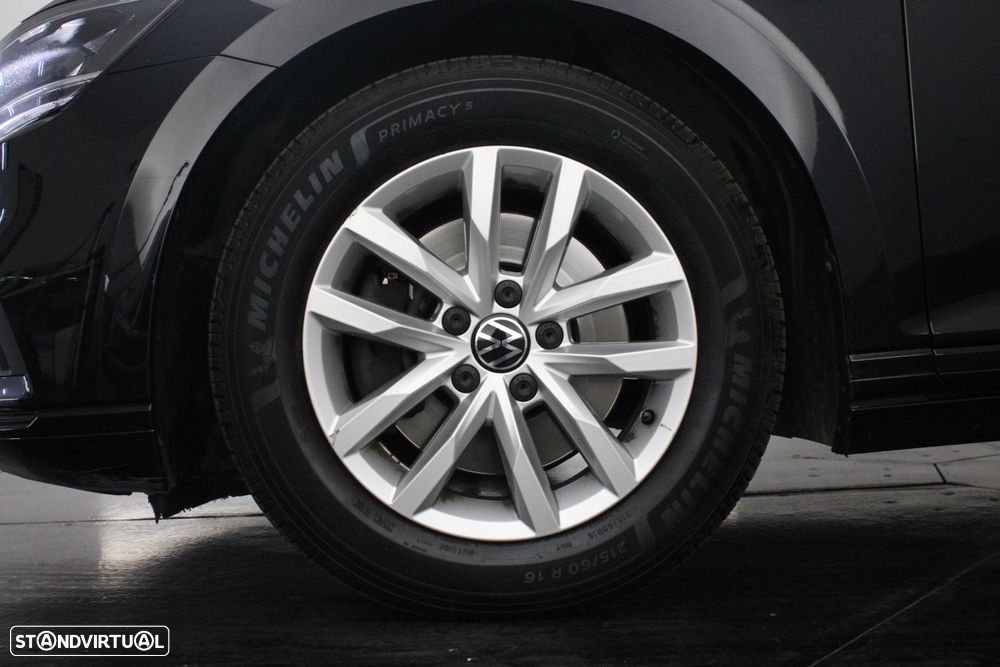 Volkswagen Passat Variant 2.0 TDI Business DSG — fotografia 37