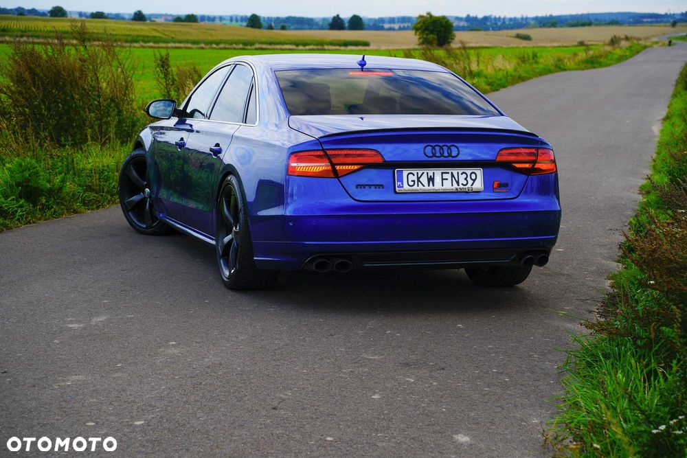 Audi S8 - 7