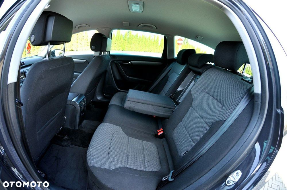 Volkswagen Passat - 10