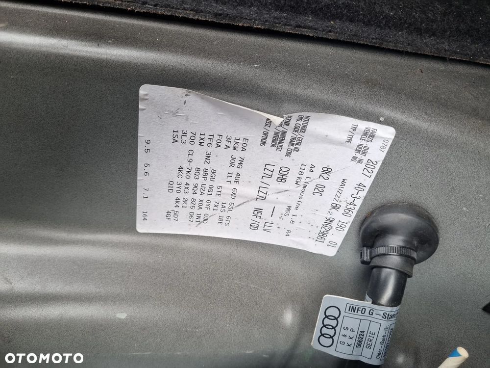 Audi A4 B8 sedan 1.8 tfsi CDHB skrzynia LLV lakier LZ7L na czesci - 15