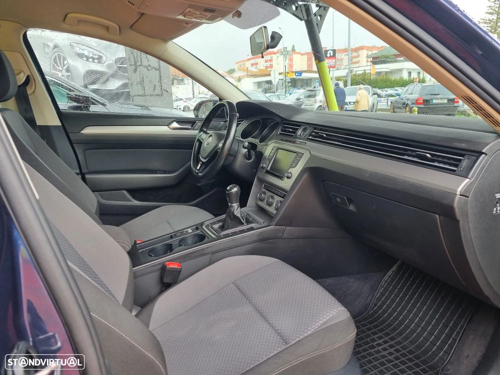 VW Passat Variant 1.6 TDI BlueMotion - 16