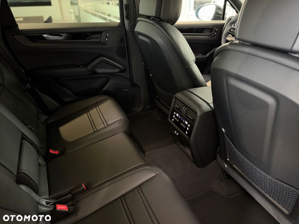Porsche Cayenne Black Edition - 37