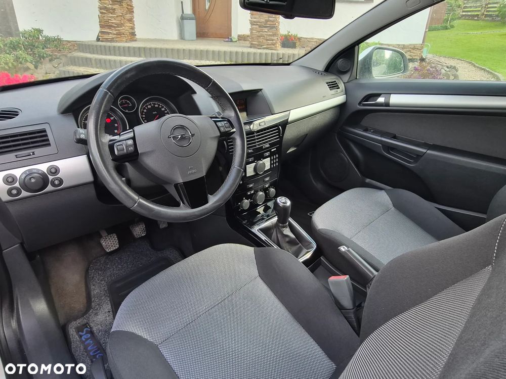 Opel Astra 1.6 Edition 111 Jahre - 14
