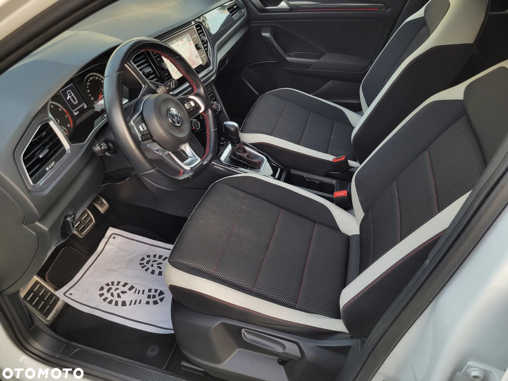 Volkswagen T-Roc - 11