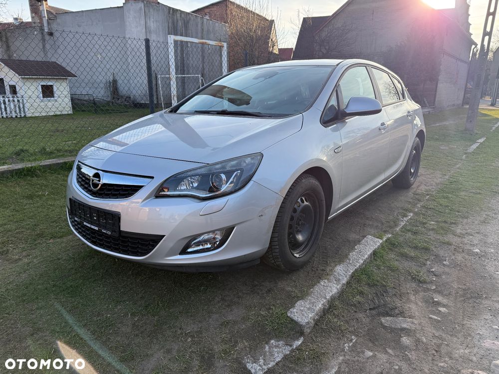 Opel Astra 1.6 Design Edition - 1