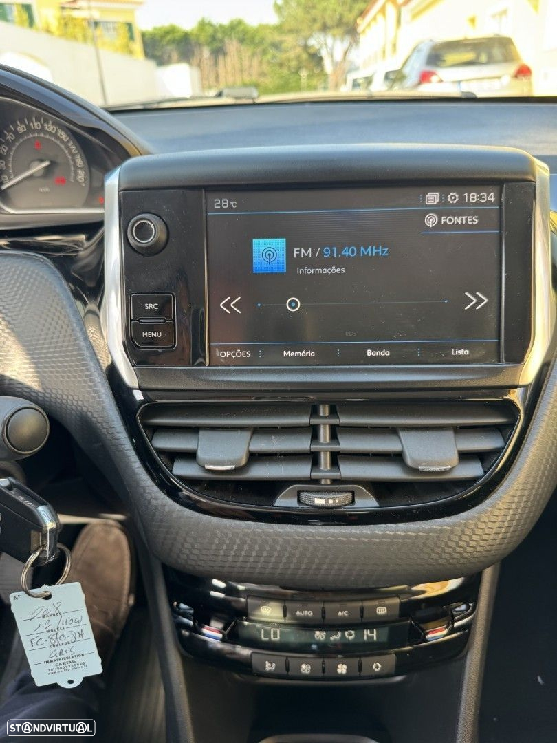 Peugeot 208 1.2 PureTech Allure - 19