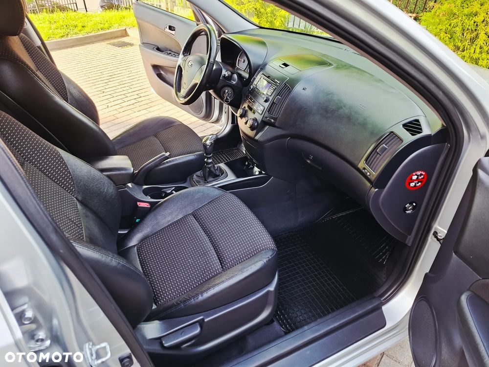 Hyundai i30 1.6 Premium - 14
