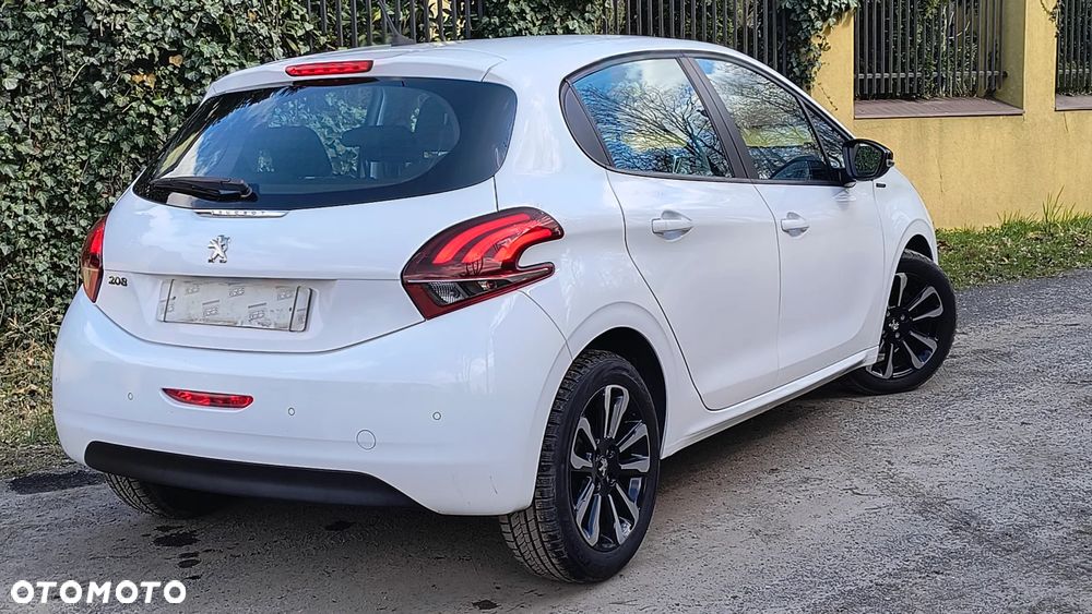 Peugeot 208 1.5 BlueHDi Allure S&S - 5