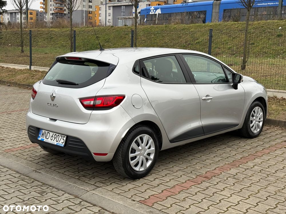 Renault Clio 1.2 16V Alize - 23